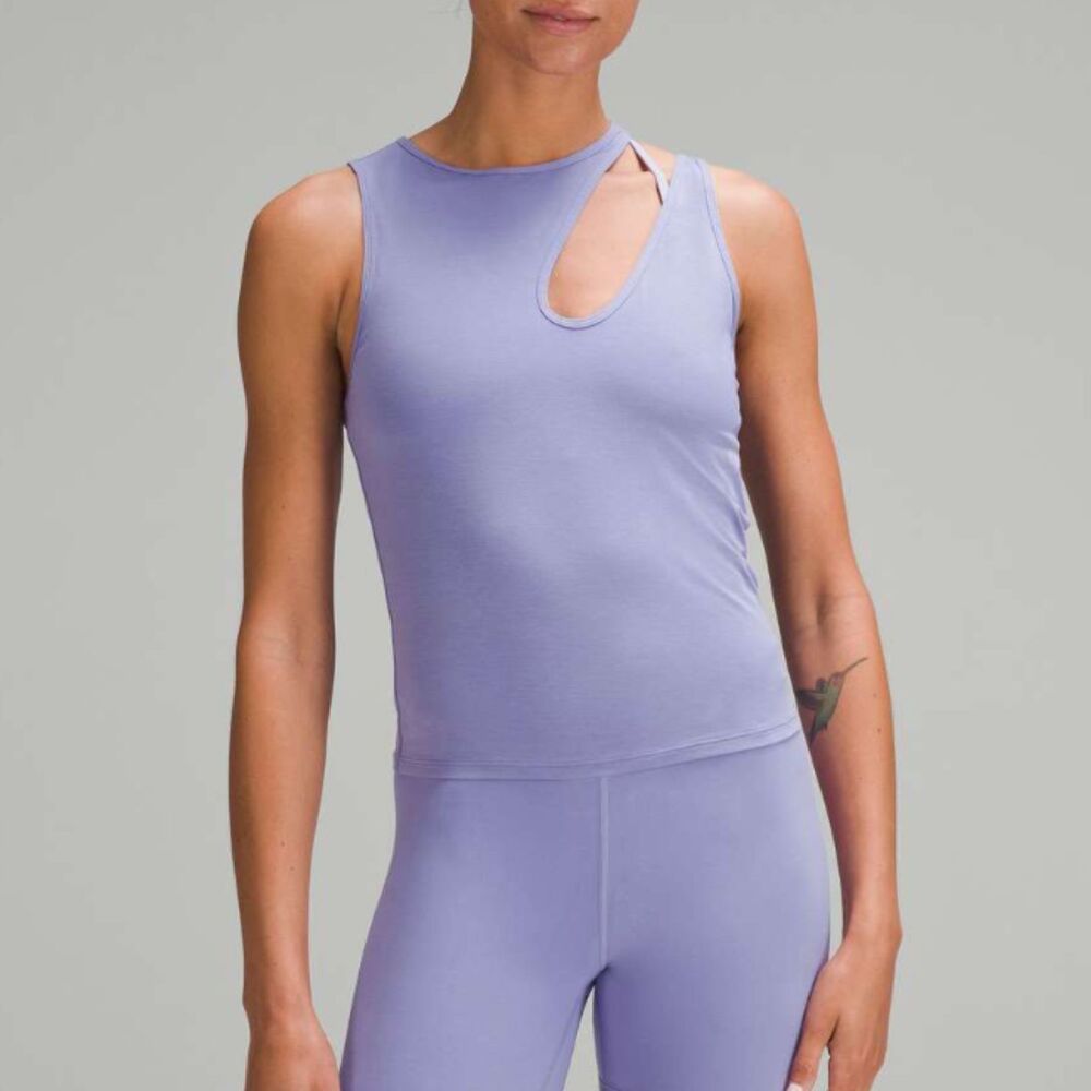 Women Lululemon Shoulder Cut-Out Yoga Tank Top Dark Lavender Size 6 Activewear